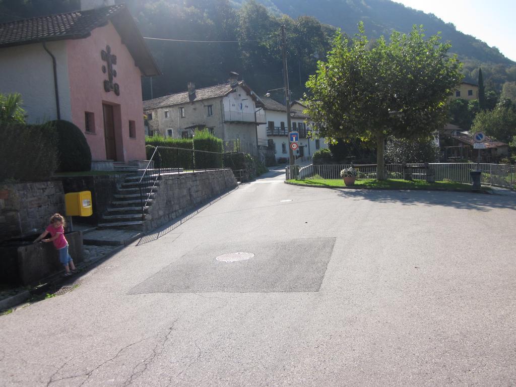 Ostello Orgnana Gambarogno Exterior foto